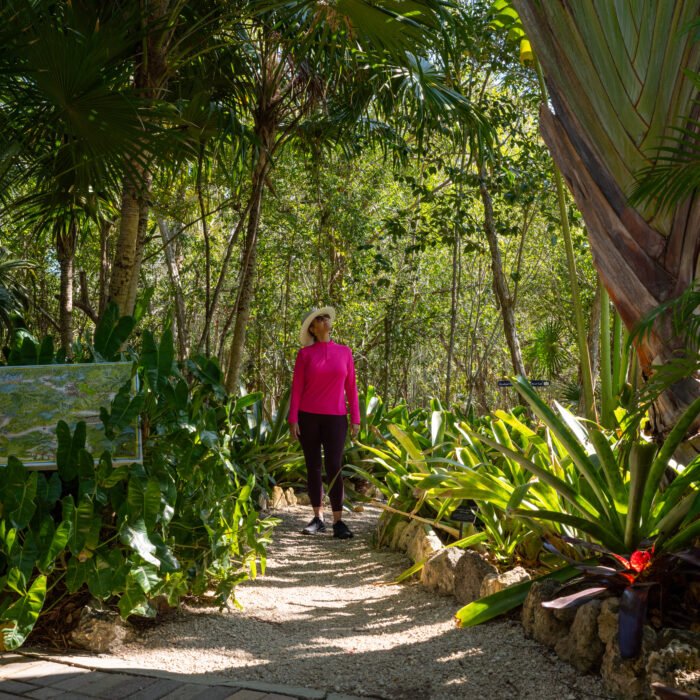 QEII_Botanic_Park - Woman Walking Trail